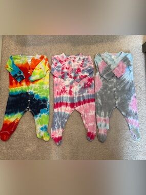 Baby Steps Tie Dye Footie Bundle – Size 9M (3 Pieces)